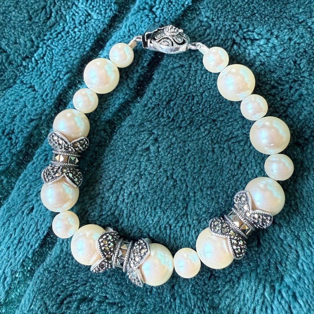 Vintage Judith jack JJ Sterling sliver faux pearl Marcasite bracelet